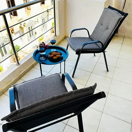 Apartment Cozy Snuggle- 2min To Beach, 6min Walk To Old Town *