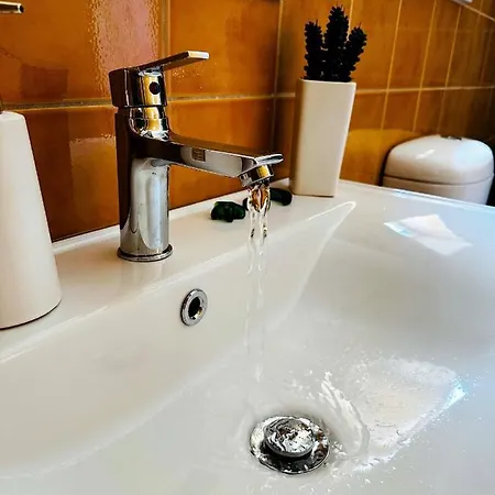 Apartment Cozy Snuggle- 2min To Beach, 6min Walk To Old Town
