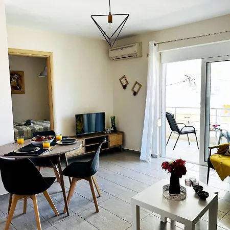 Cozy Snuggle- 2min To Beach, 6min Walk To Old Town Apartment *